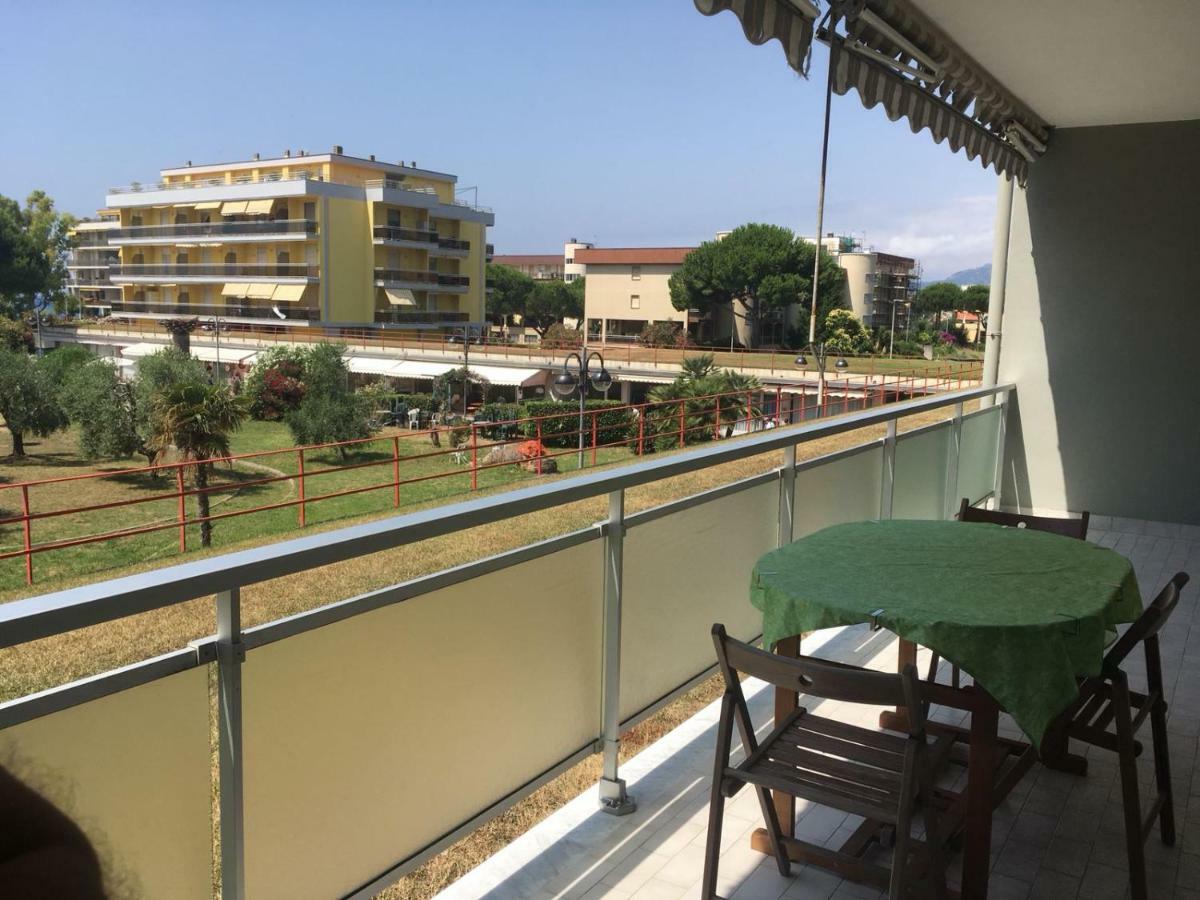 Mare 3 Apartment Ventimiglia Bagian luar foto